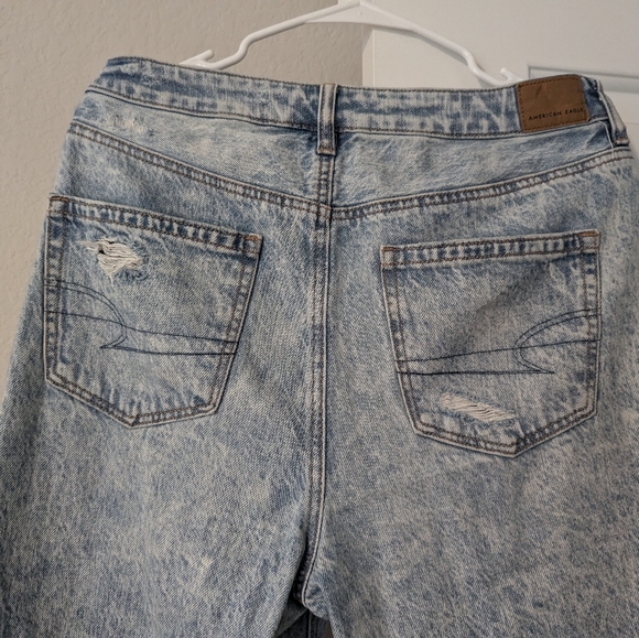 AE Ripped Mom Jean - Picture 11 of 15